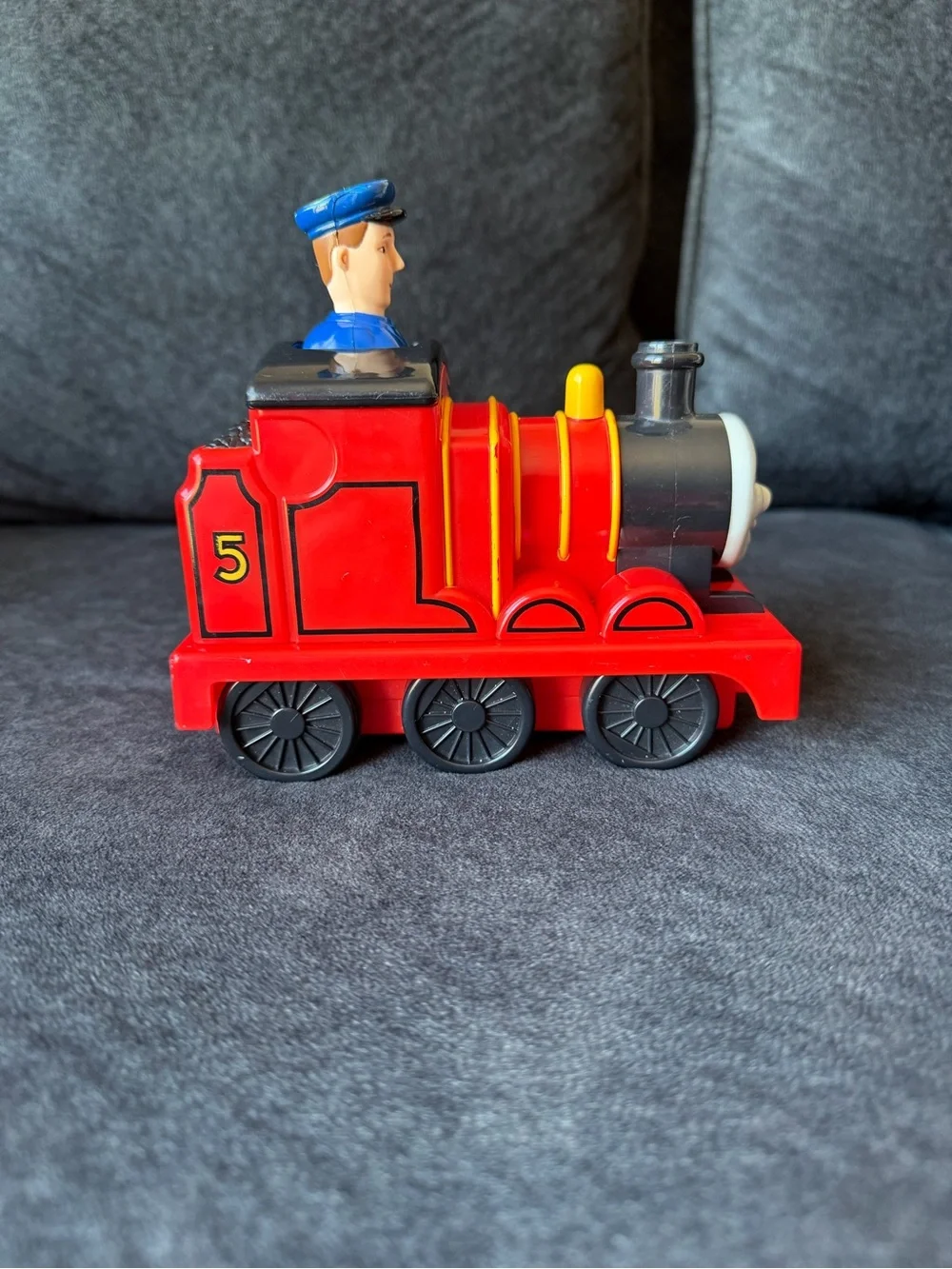 James Push-n-Go Train Toy 2009 - Thomas the Tank Engine
